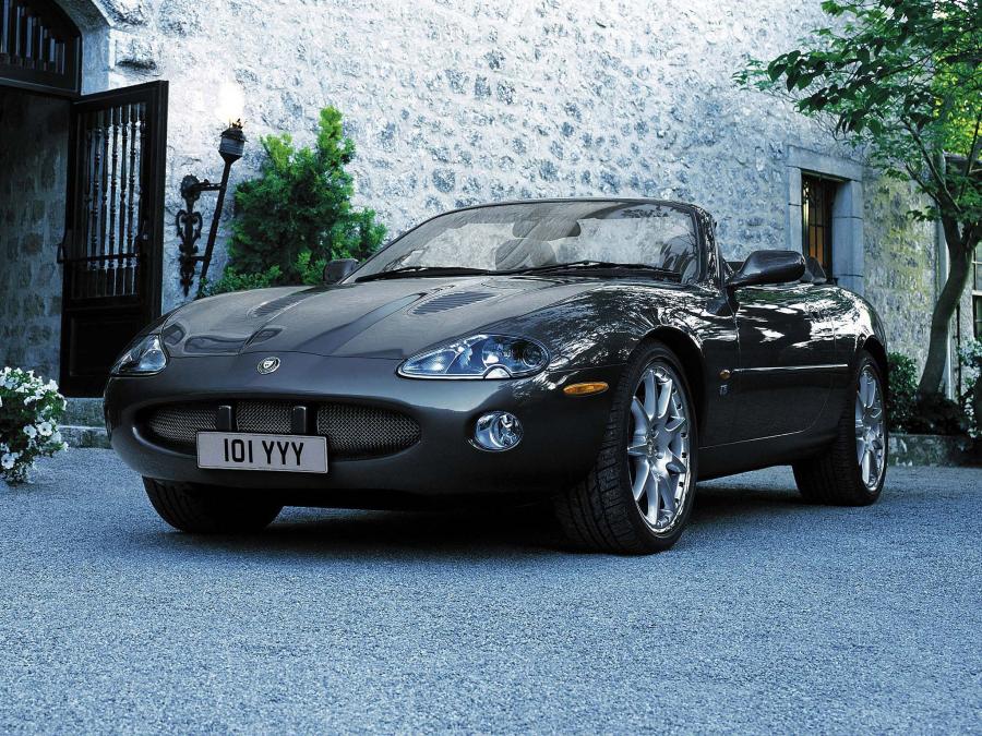  Jaguar XKR Convertible 2003 года  (фото 6 из 8)